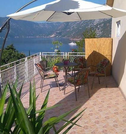 Apartment Rose Garden Risan Εξωτερικό φωτογραφία